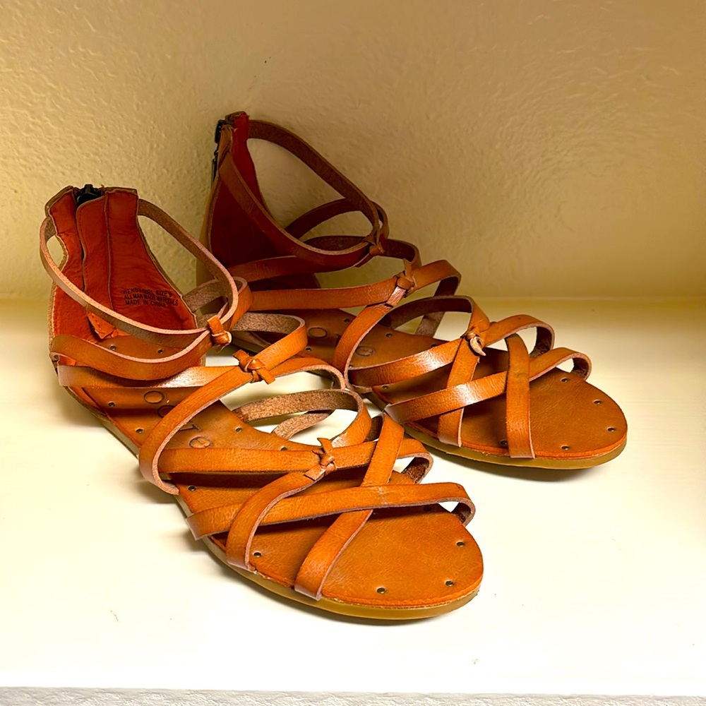 Groove Leather Sandals size 9